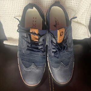 Men’s shoes size 43‎